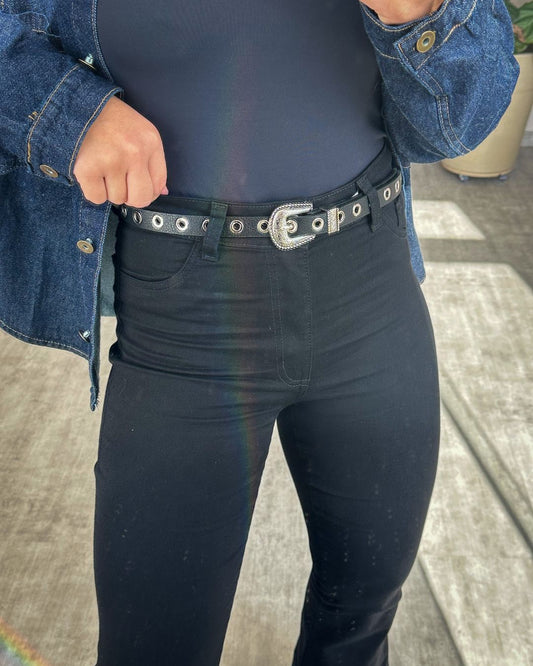 Cinto de Ilhós Detalhado