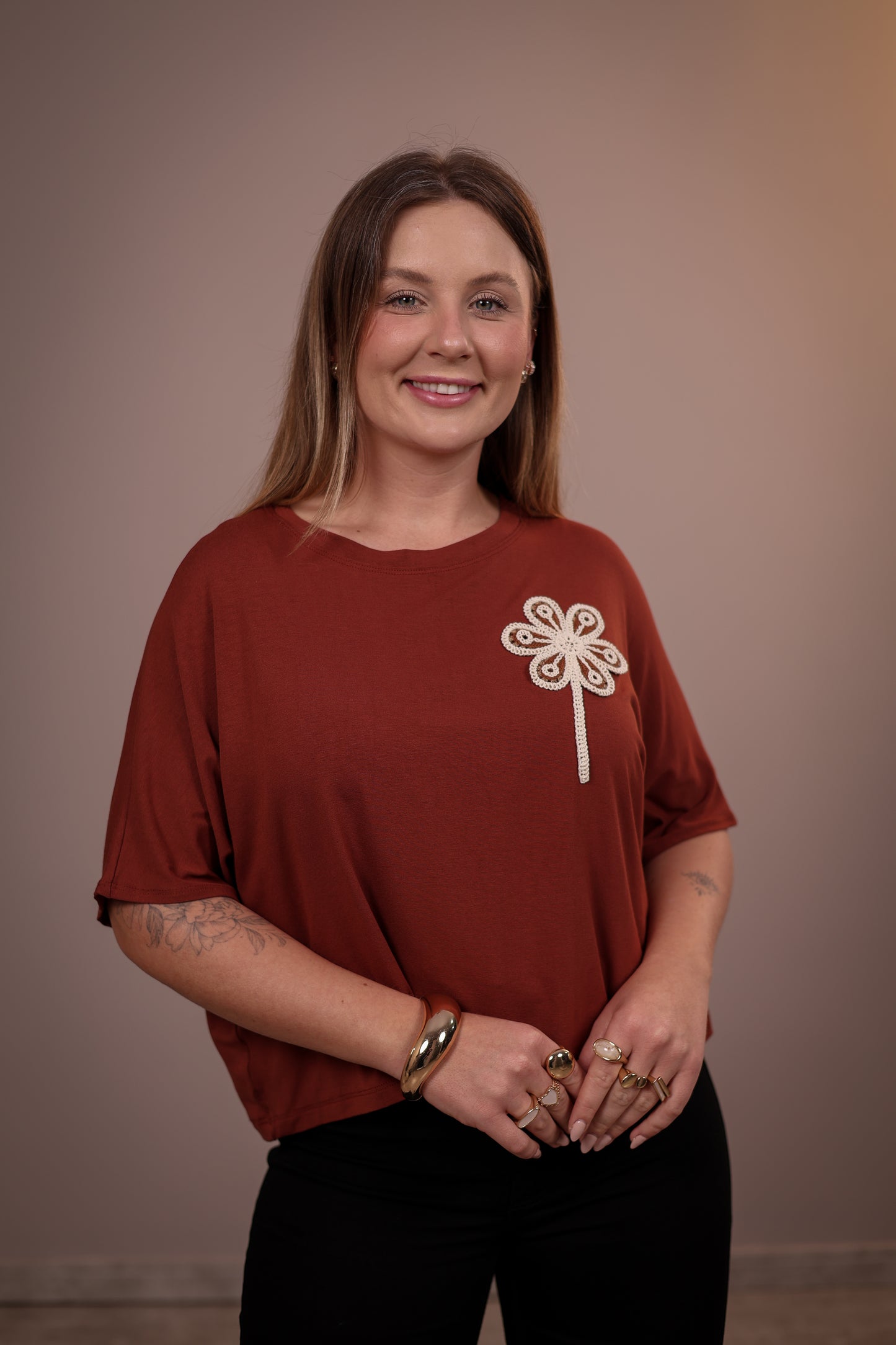 Blusa Ampla Bordado Flor