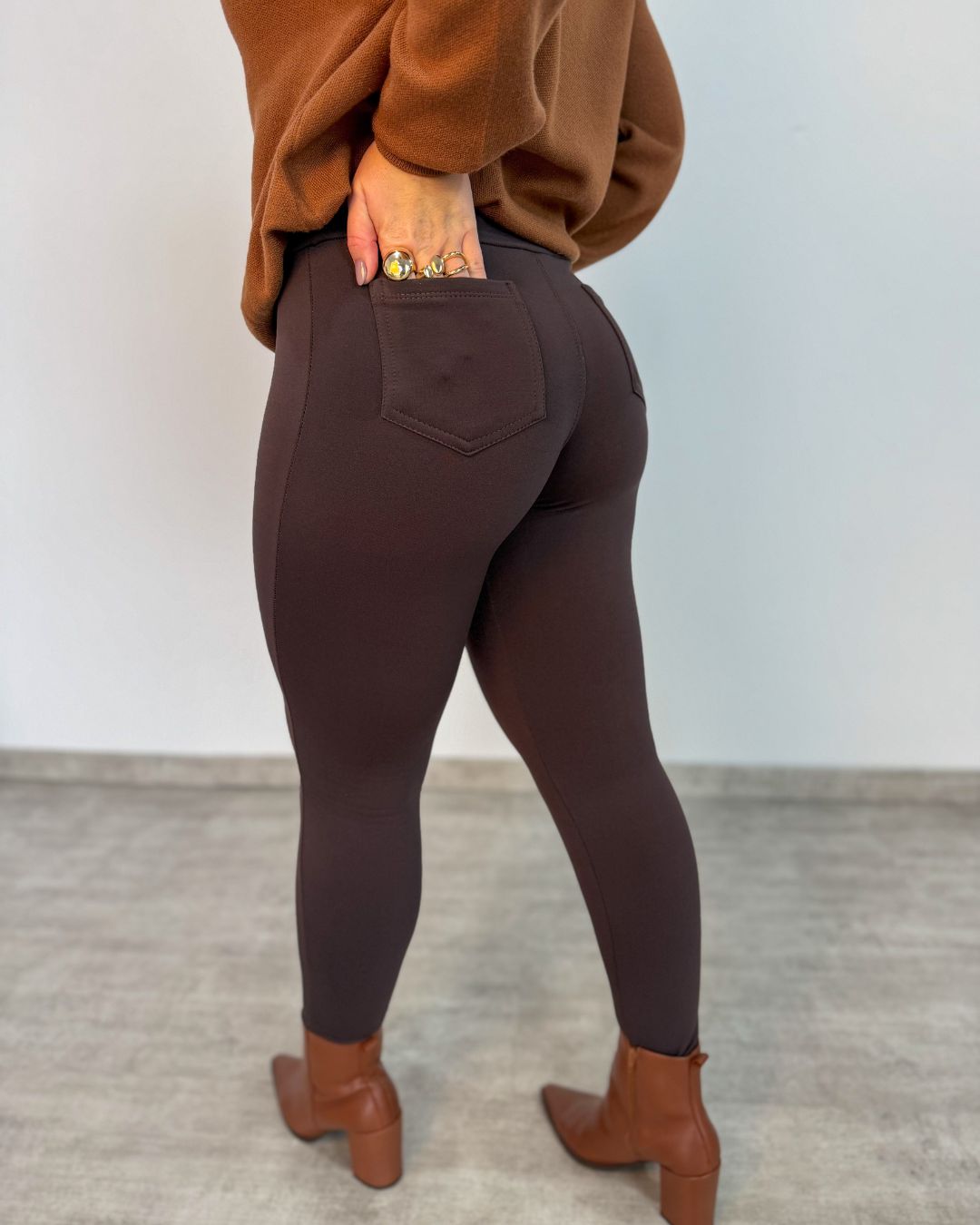 Legging Apeluciada Montaria com Bolso Traseiro