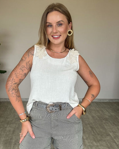 Regata com Flor em Crochê