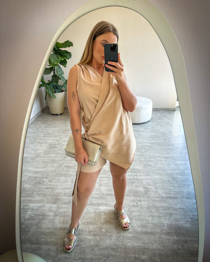 Conjunto Alfaiataria Short e Colete Transpassado