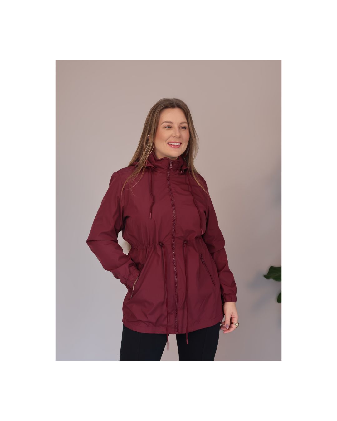 Parka Forrada com Ajuste na Cintura