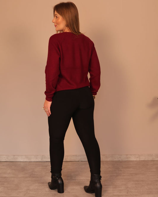 Calça com Bolso e Zíper Lateral