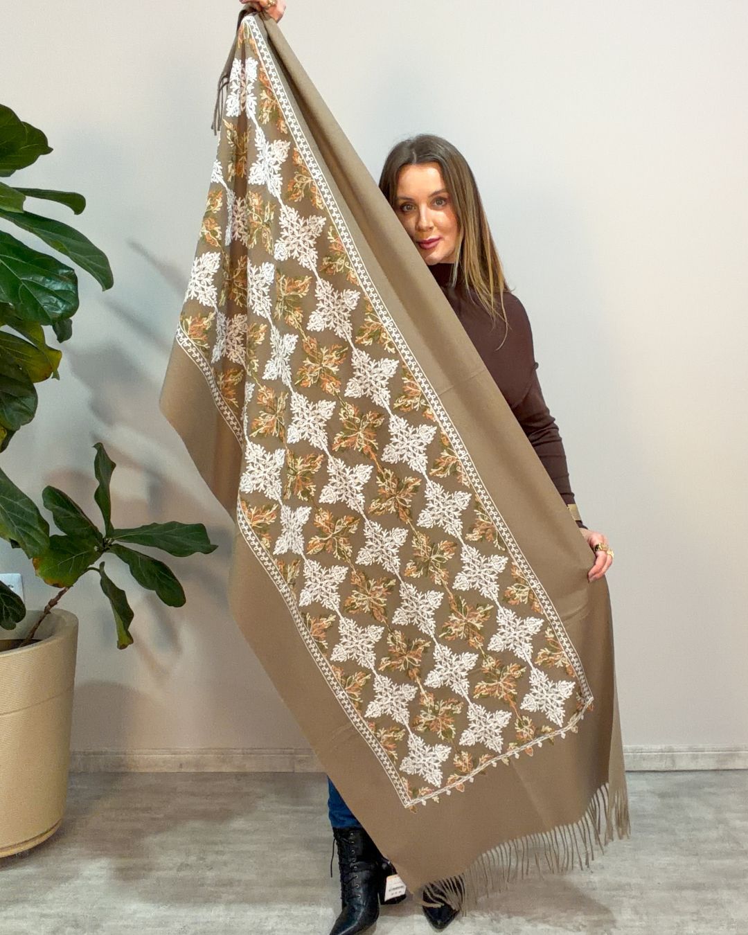 Pashmina Bordada Floco de Neve