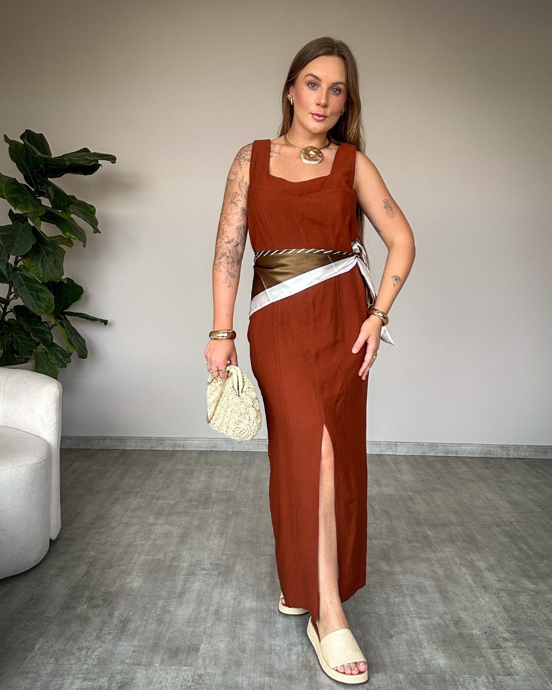 Vestido Midi com Fenda Frontal