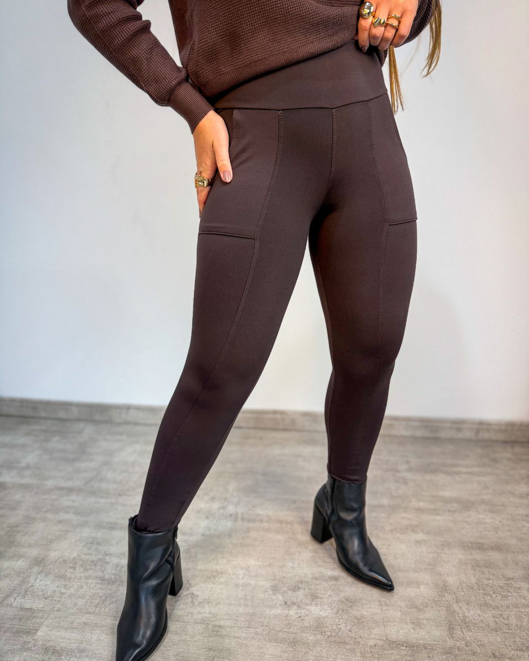 Legging Apeluciada com Bolso Faca Frontal