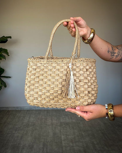 Bolsa Média de Palha Trançada