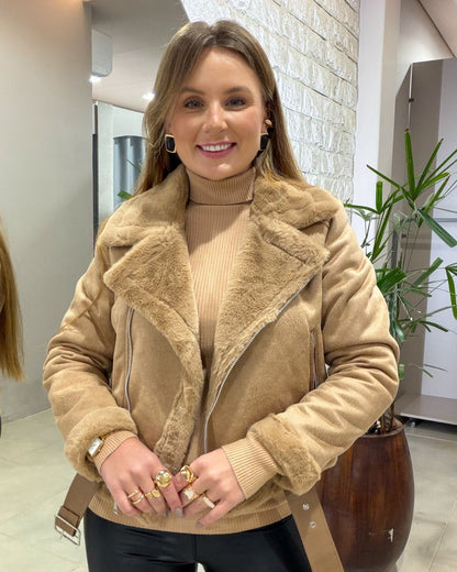 Jaqueta Forrada com Pelos e Cinto