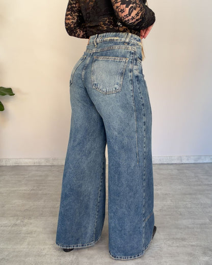 Calça Wide Leg com Costura Lateral e Perna Ampla