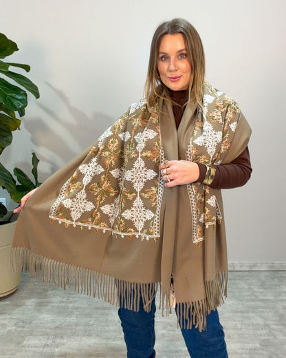 Pashmina Bordada Floco de Neve