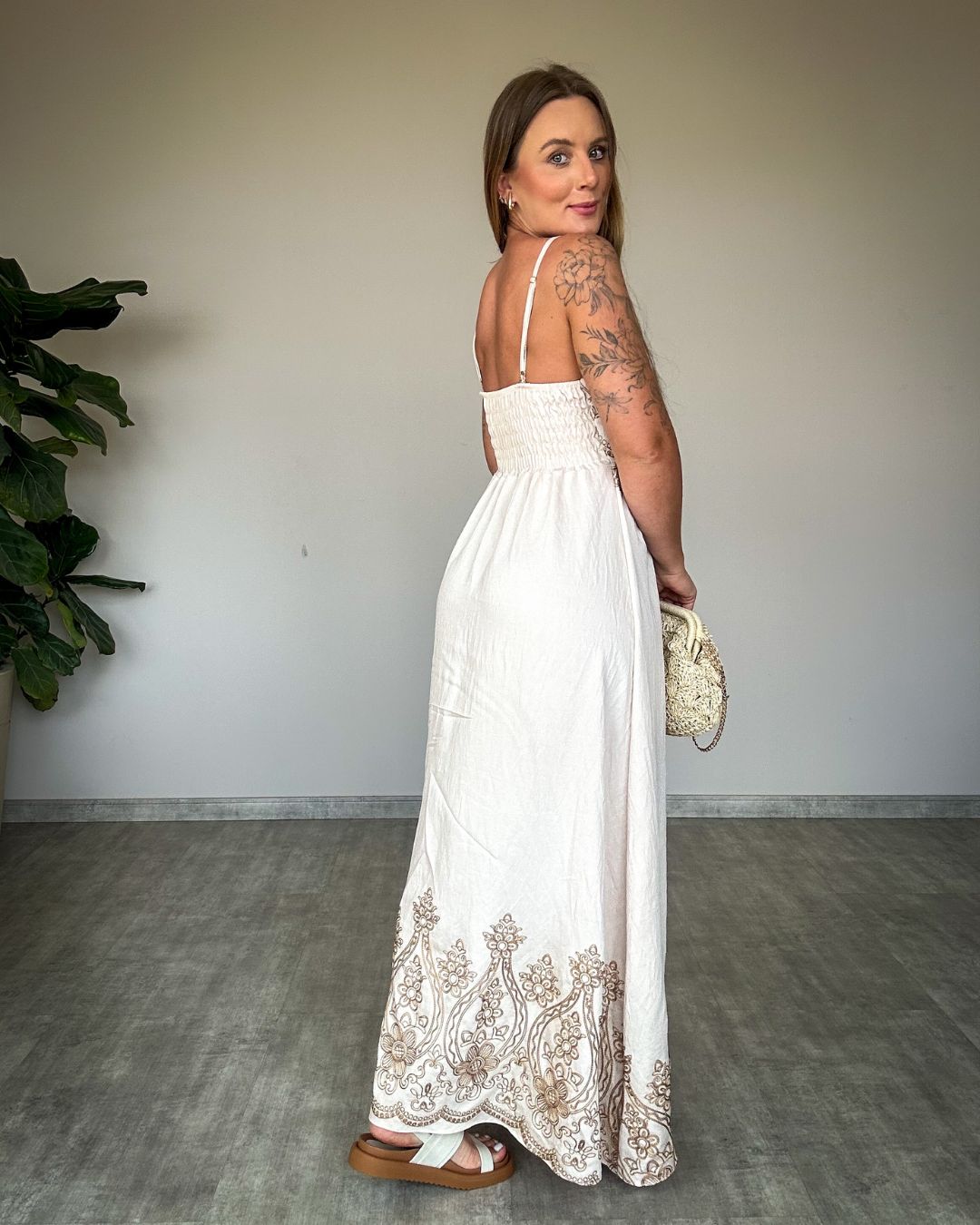 Vestido Bordado Isadora