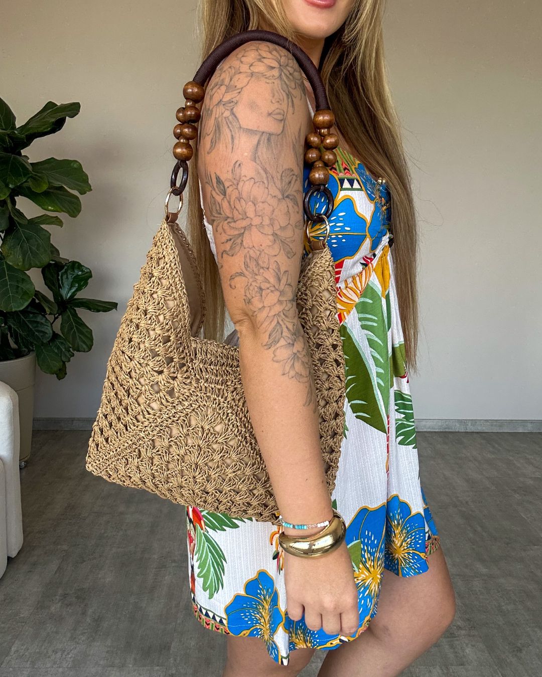 Bolsa de Palha com Detalhe em Bolas de Madeira