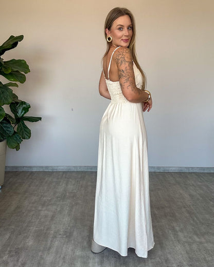 Vestido Longo Bordado no Busto