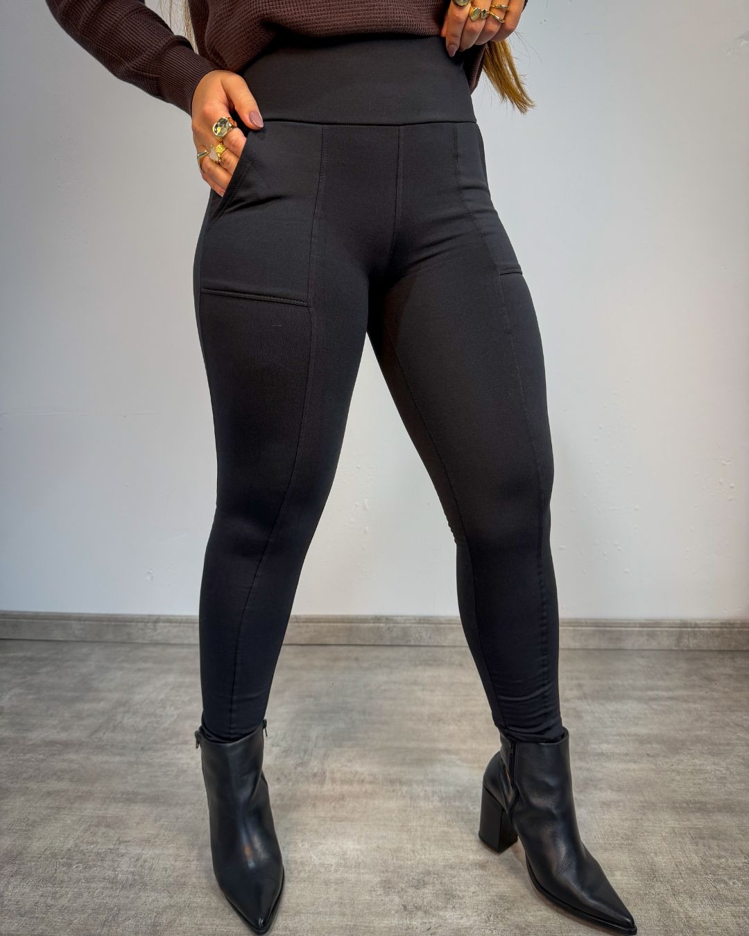 Legging Apeluciada com Bolso Faca Frontal