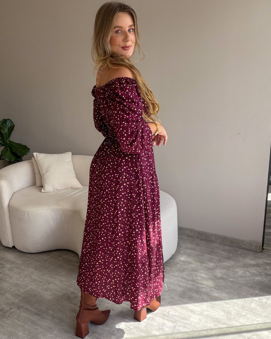 Vestido Midi Floral Ciganinha com Fenda