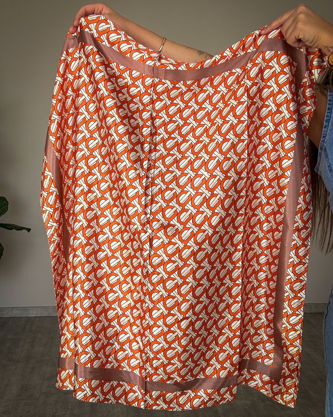 Lenço de Cetim Modelo 2 Geométrico