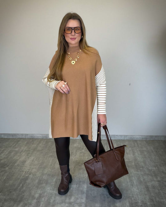 Capa Ampla Bicolor com Fenda Lateral