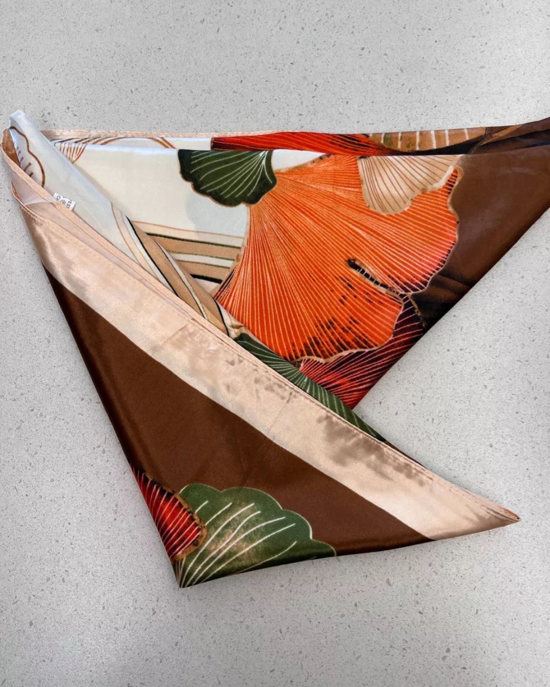 Lenço de Cetim Modelo 1