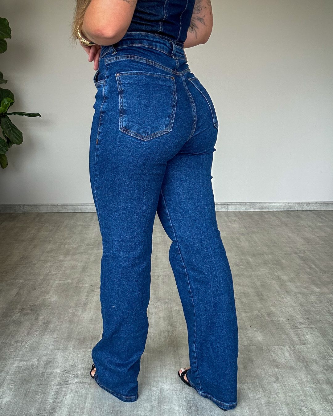 Calça Wide Leg Lavagem Escura