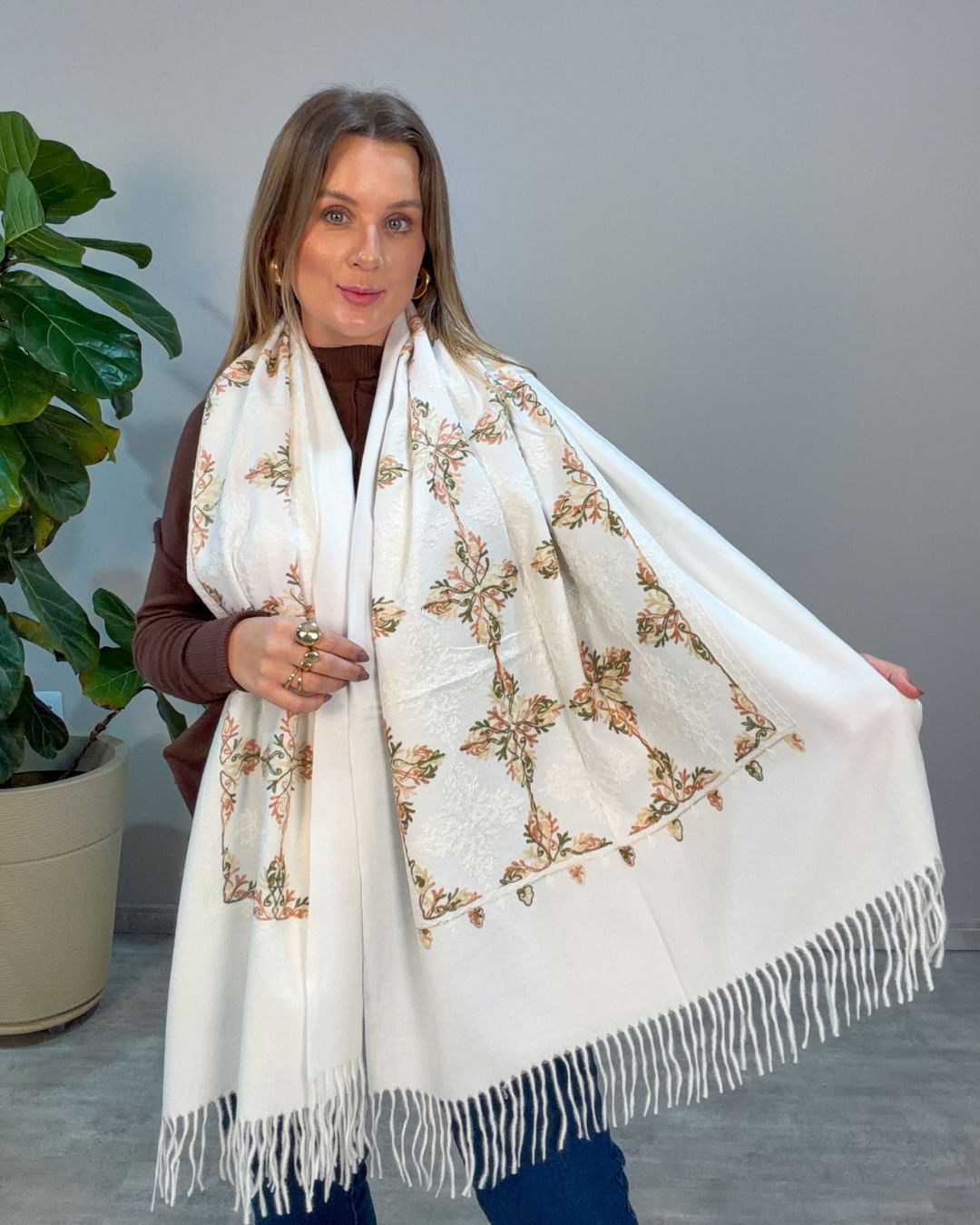 Pashmina Bordada Floco de Neve