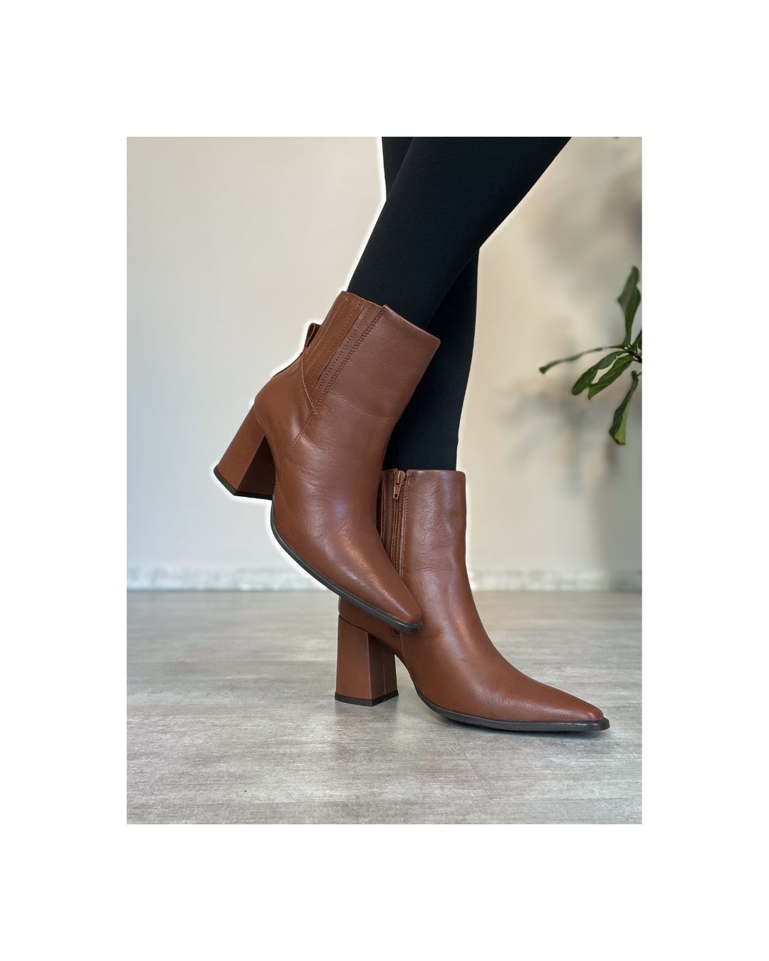 Bota Bico Fino