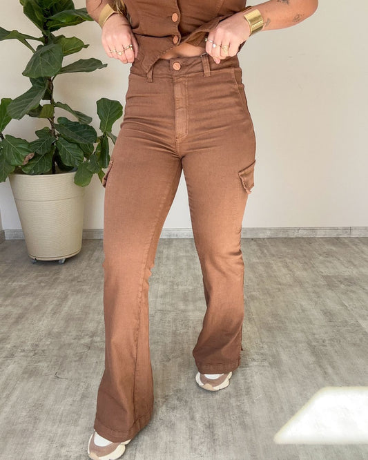 Calça Cargo Boot Cut Marrom Sonia