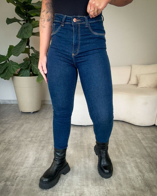 Calça Skinny Lavagem Escura