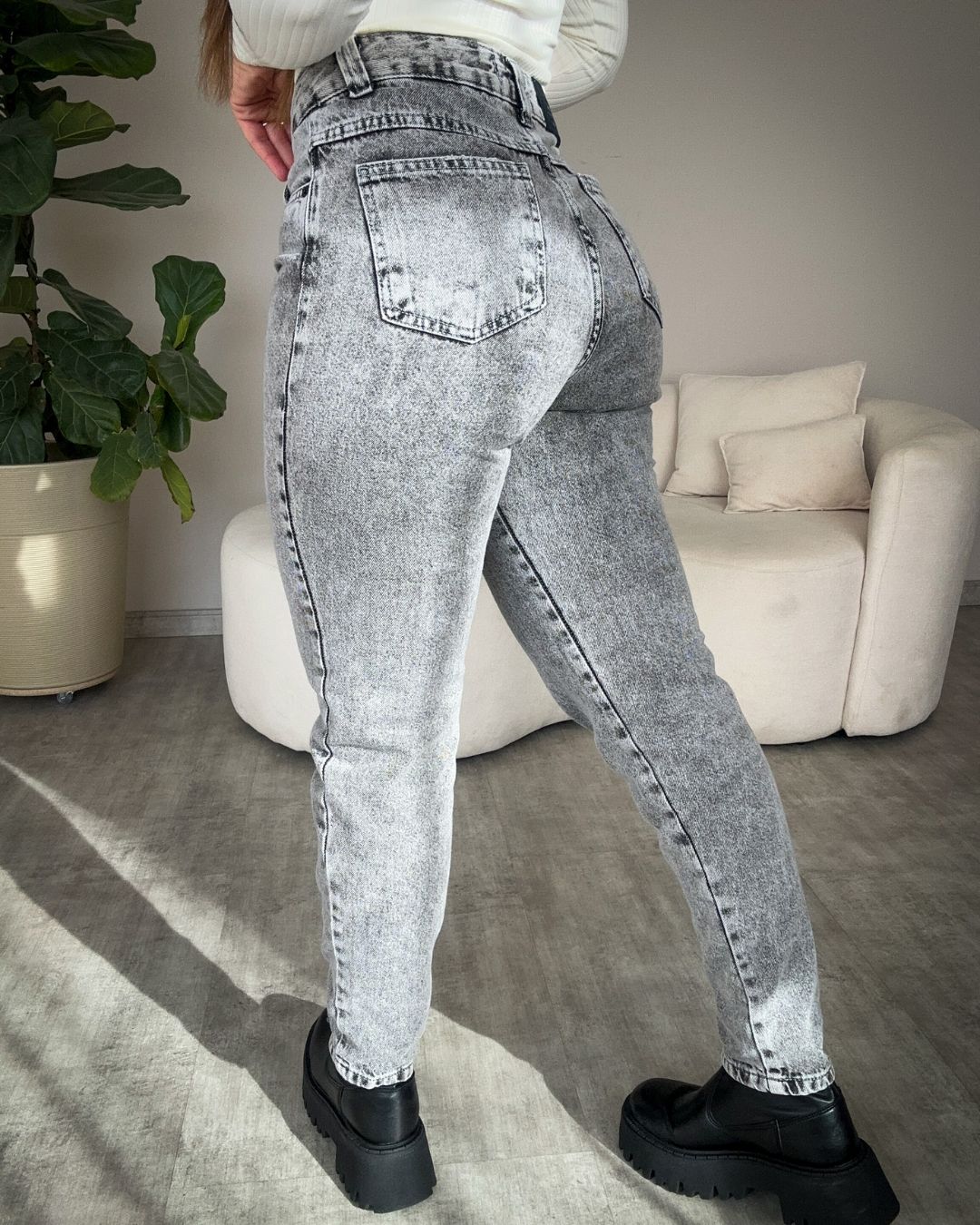 Calça Mom Jeans Estonada NXO