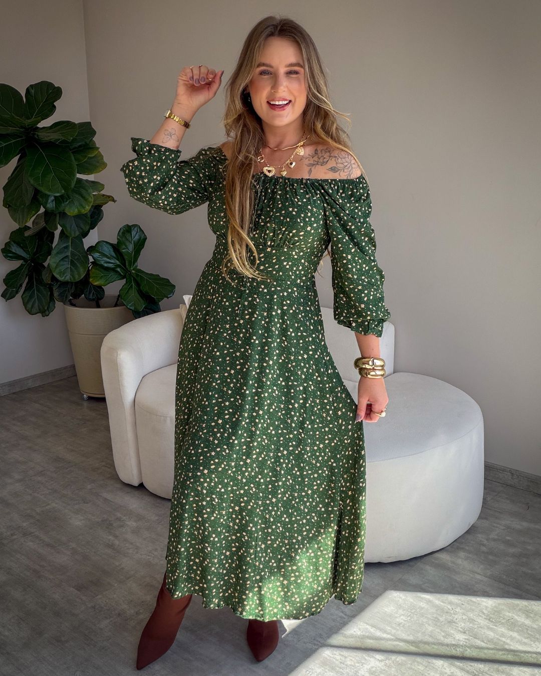 Vestido Midi Floral Ciganinha com Fenda