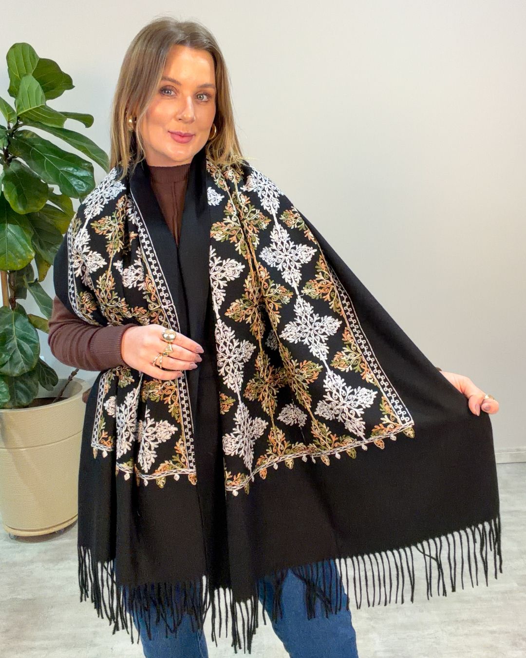 Pashmina Bordada Floco de Neve