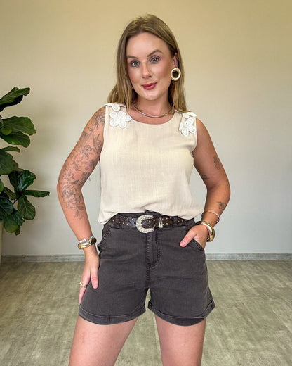 Regata com Flor em Crochê