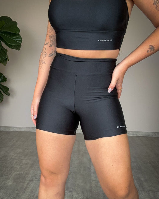 Short Mirela