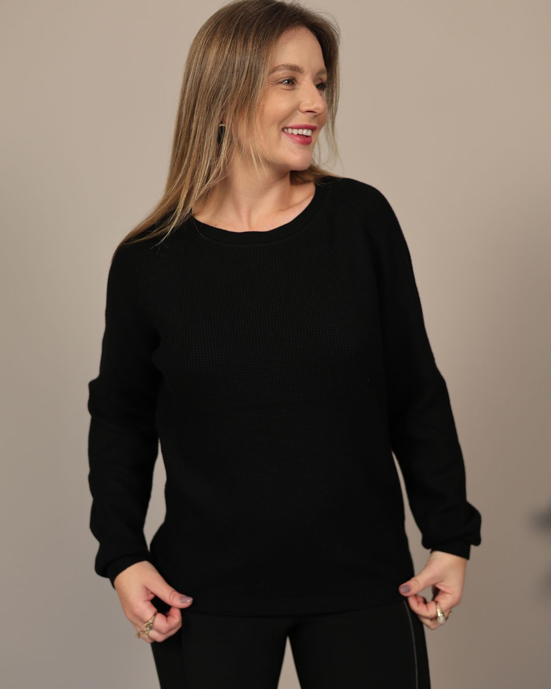 Blusa Modal Lisa com Detalhe Lateral no Ombro