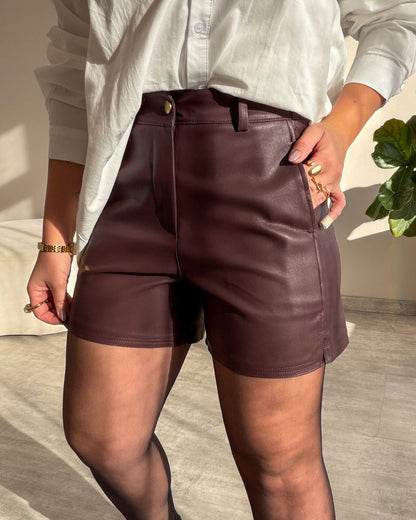 Short em Couro Sintético