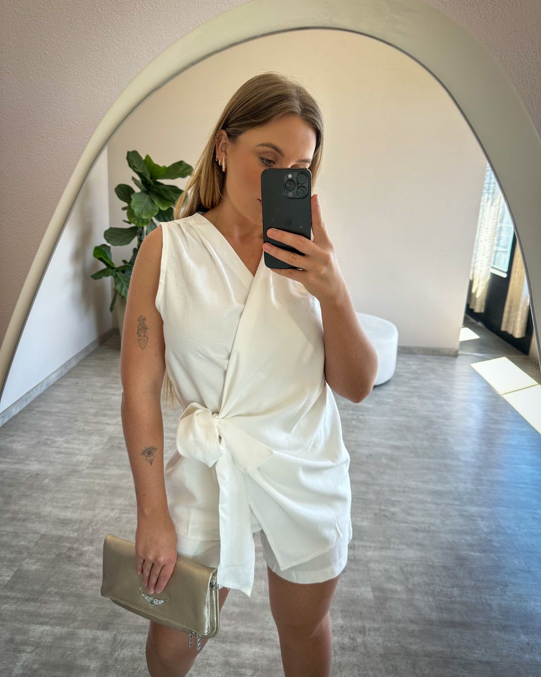 Conjunto Alfaiataria Short e Colete Transpassado