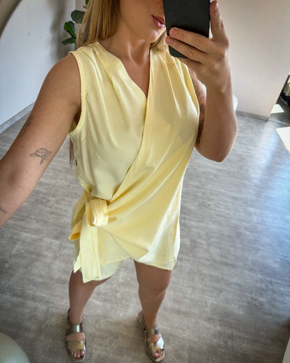 Conjunto Alfaiataria Short e Colete Transpassado