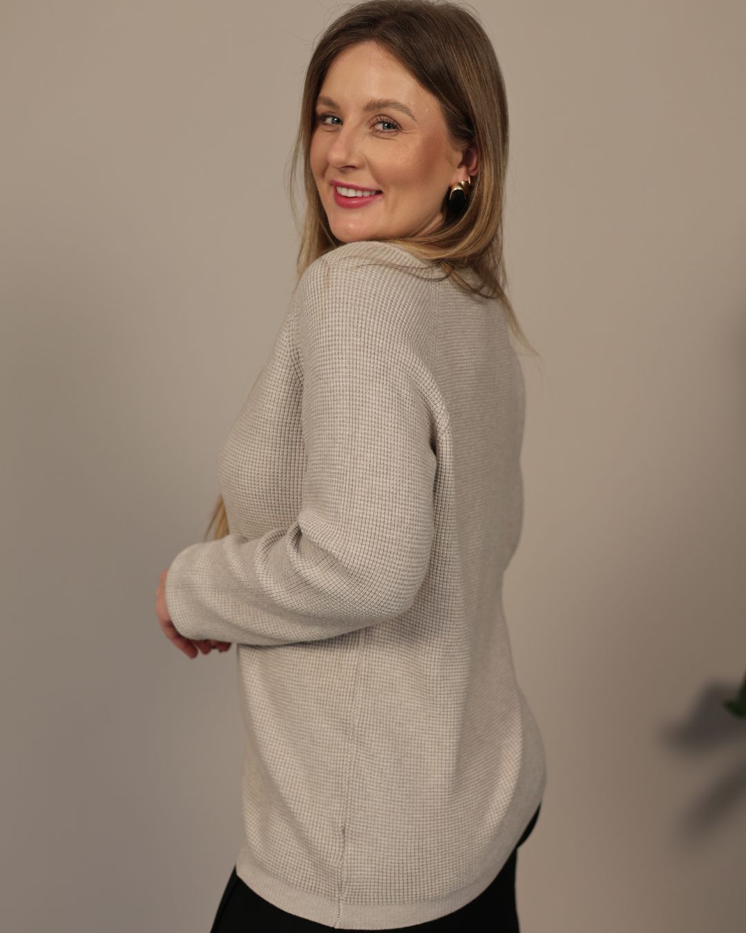 Blusa Modal Lisa com Detalhe Lateral no Ombro