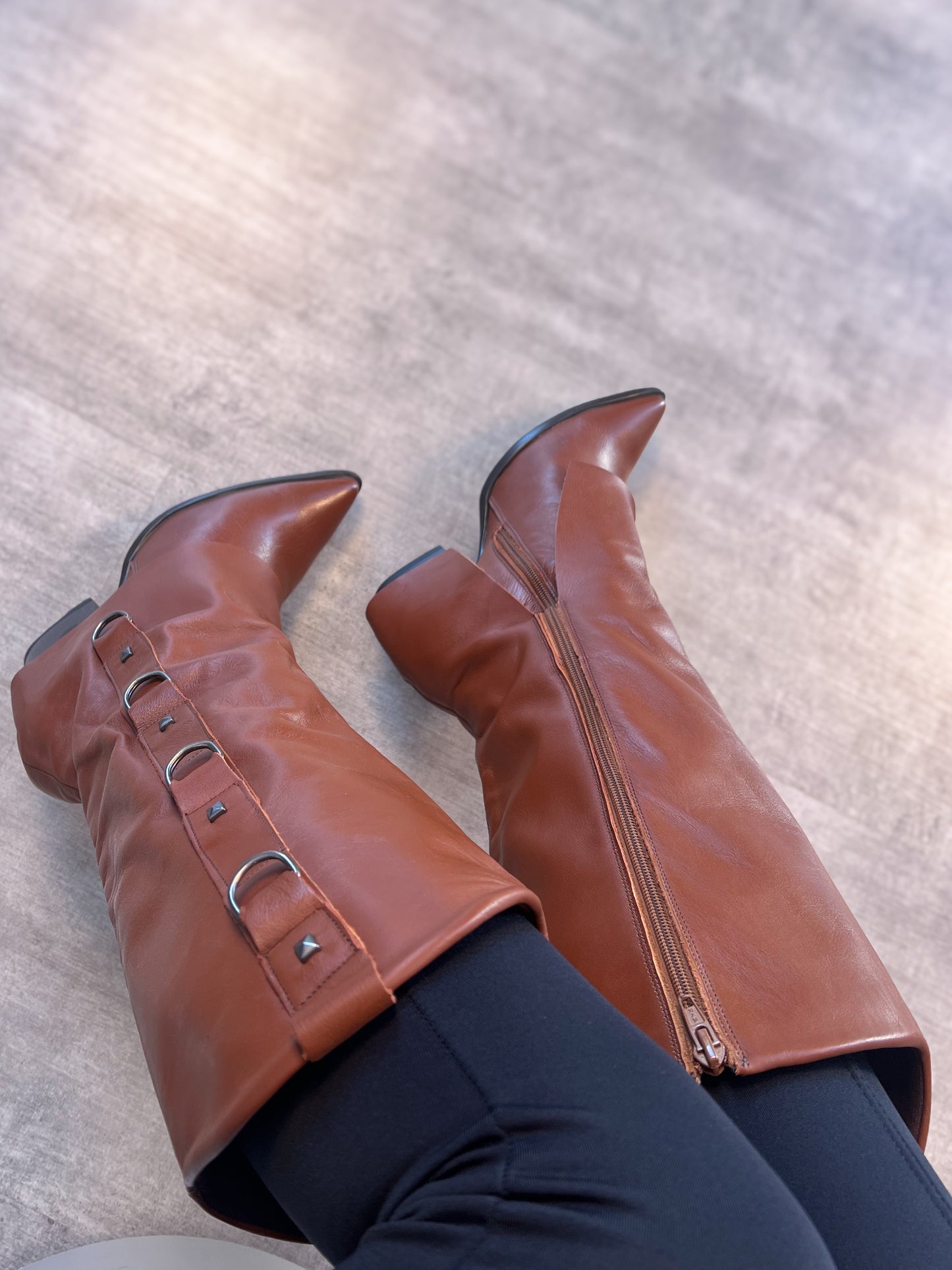 Bota Capa e Argola Lateral