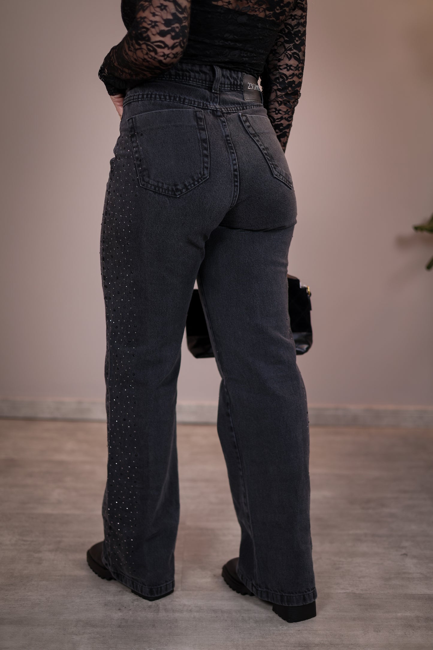 Calça Jeans Wide Leg Estonada com Brilho na Lateral