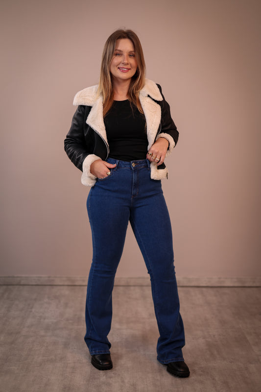 Calça Jeans Flare Lavagem Média