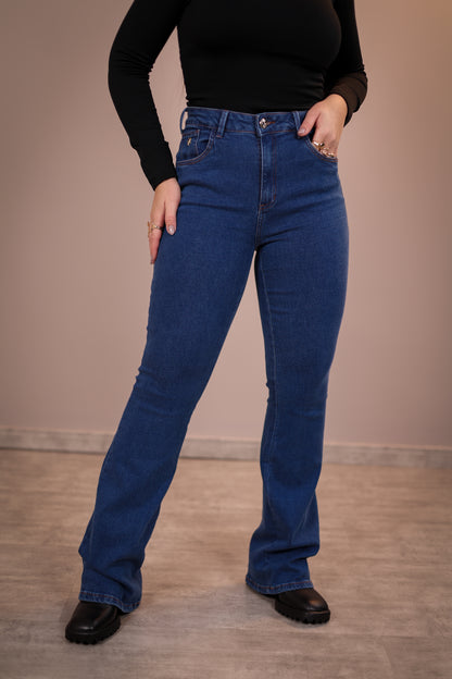 Calça Jeans Flare Lavagem Média