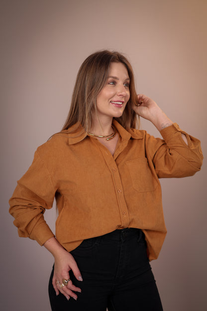 Camisa em Cotelê com Bolso Frontal