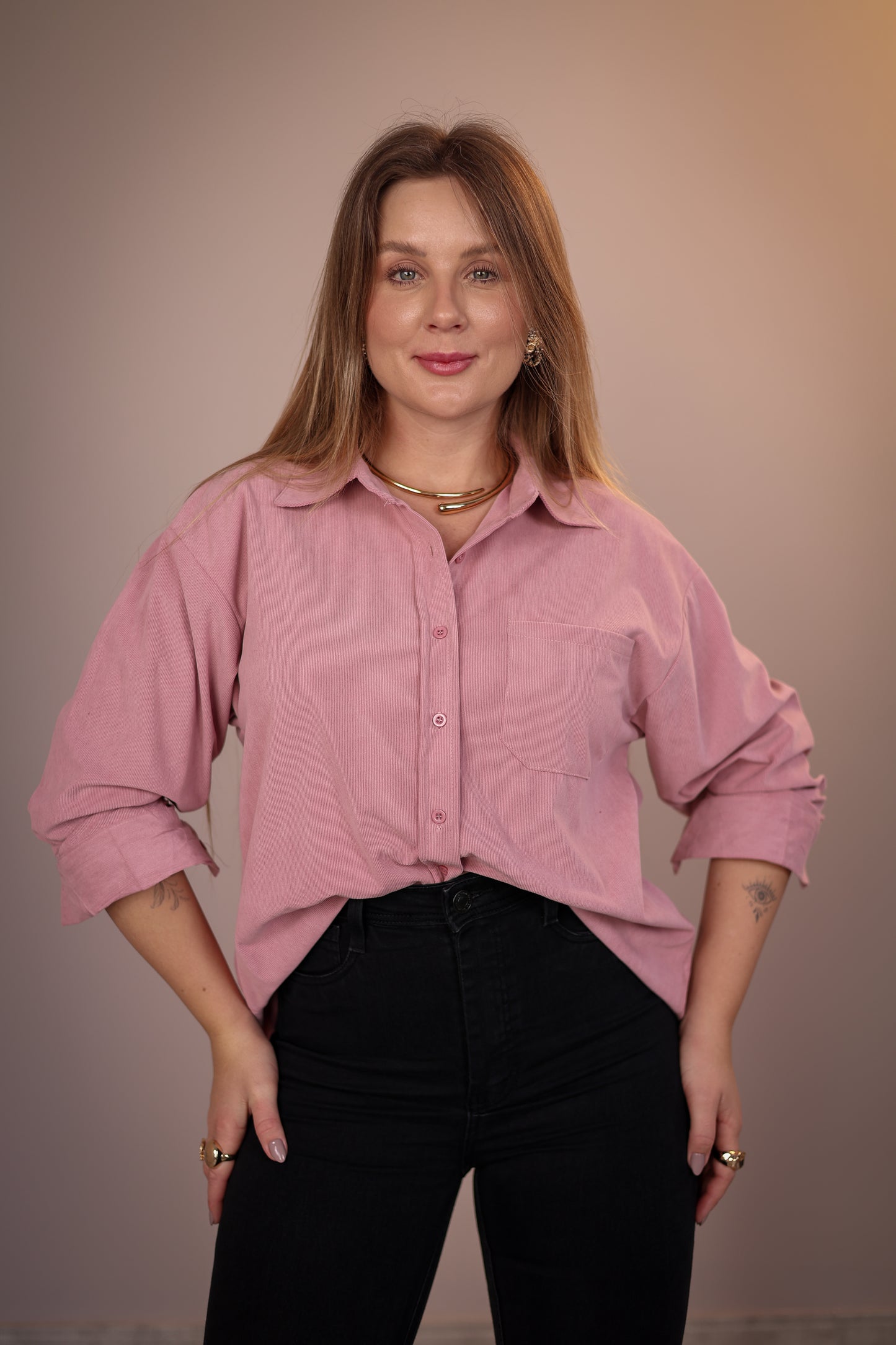 Camisa em Cotelê com Bolso Frontal