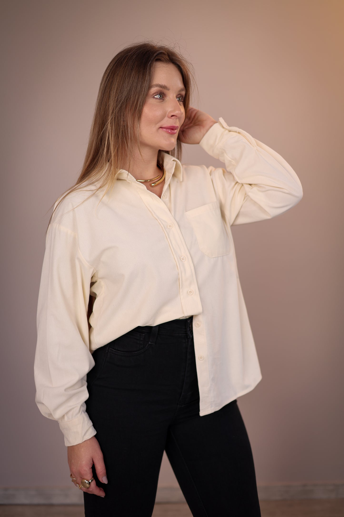 Camisa em Cotelê com Bolso Frontal