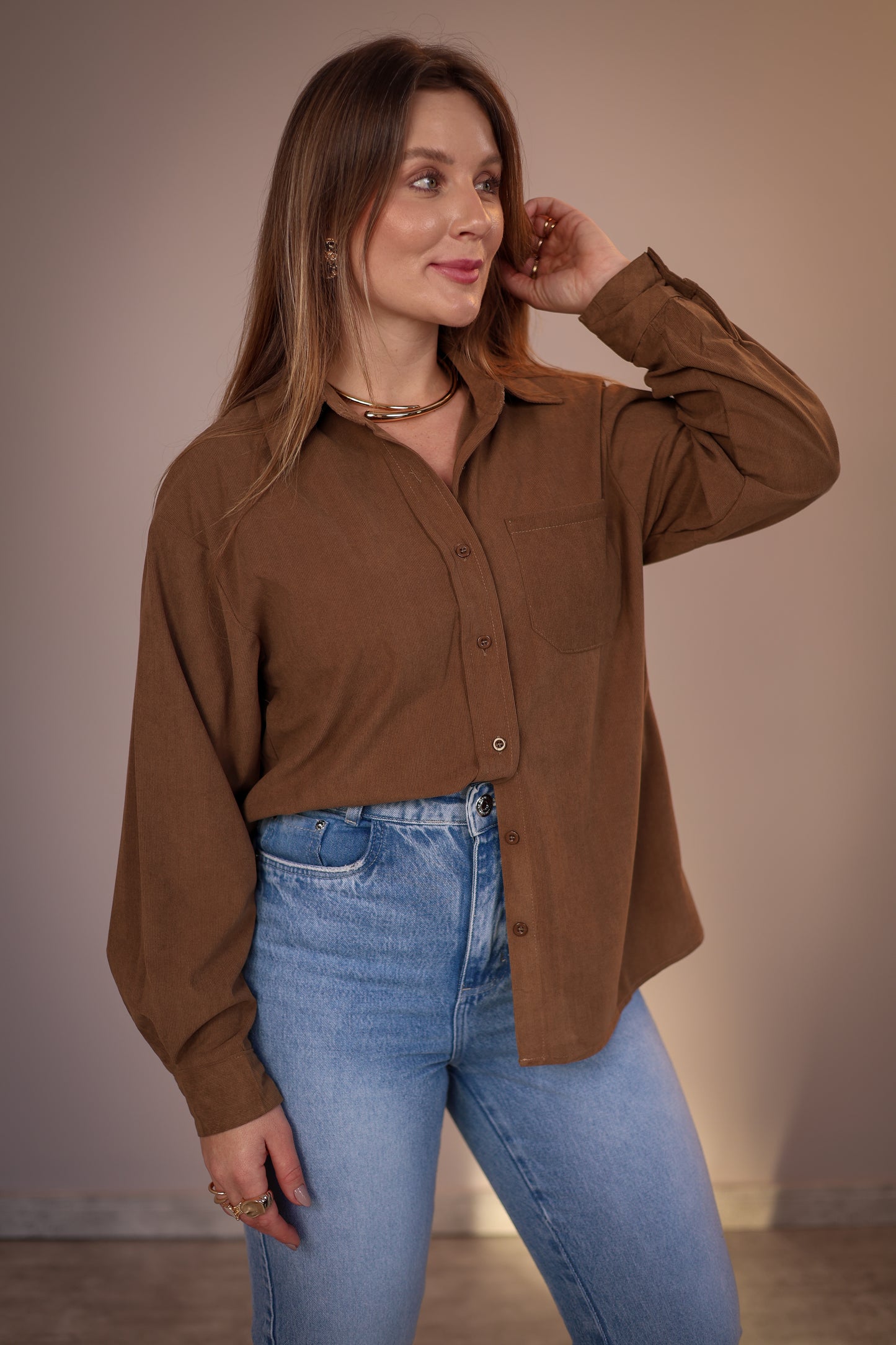 Camisa em Cotelê com Bolso Frontal