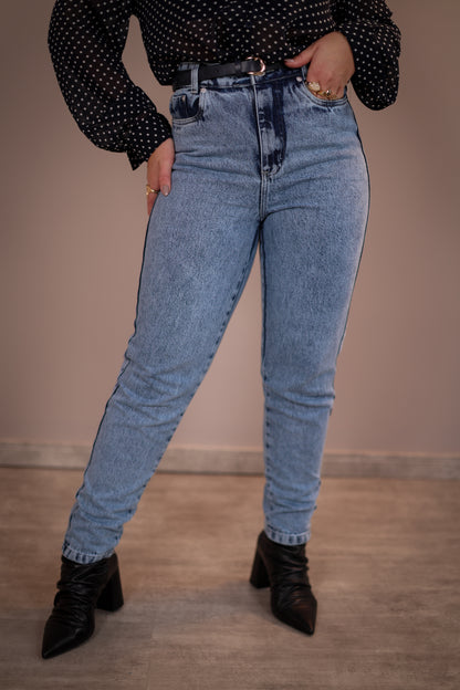 Calça Jeans Mom Marmorizada Escura