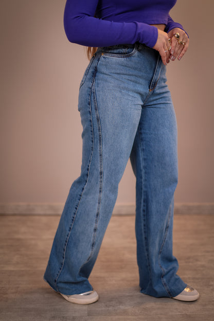 Calça Jeans Wide Leg Barra Desfiada