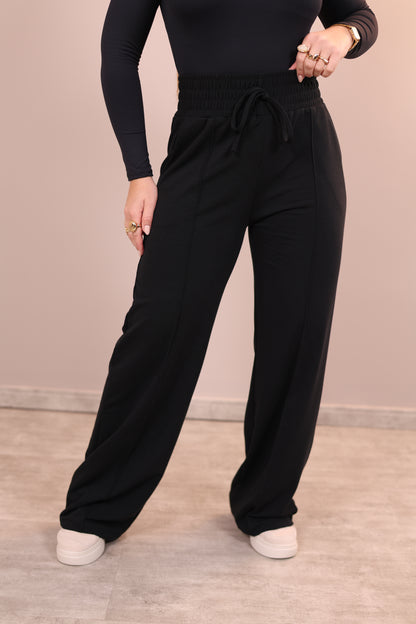 Calça Moletinho Pantalona com Risco Frontal