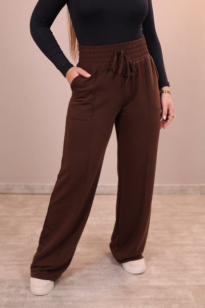 Calça Moletinho Pantalona com Risco Frontal