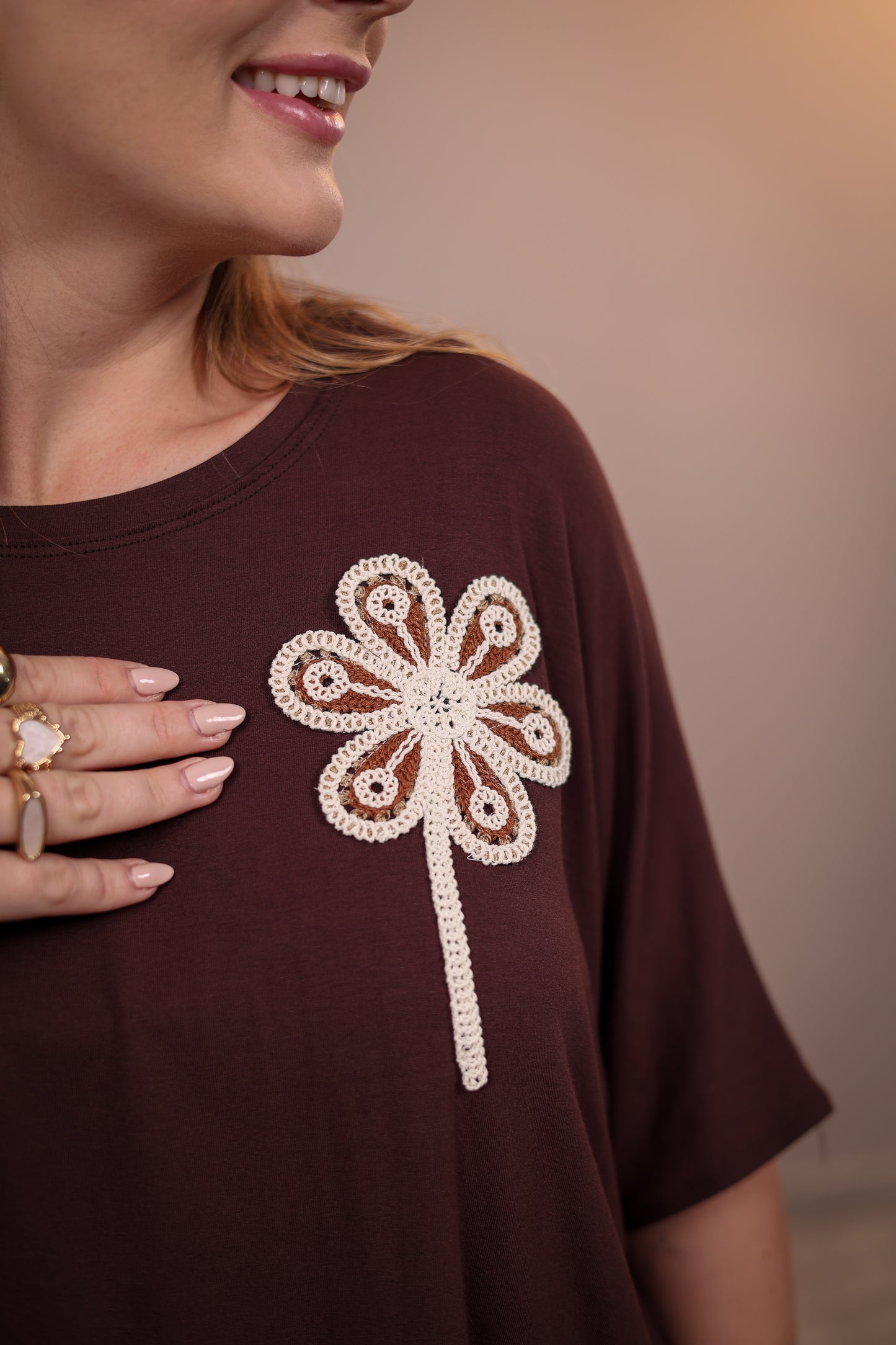 Blusa Ampla Bordado Flor
